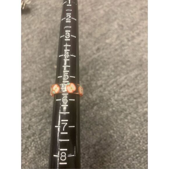 Apple Patterned Ring - Picture 3 of 4
